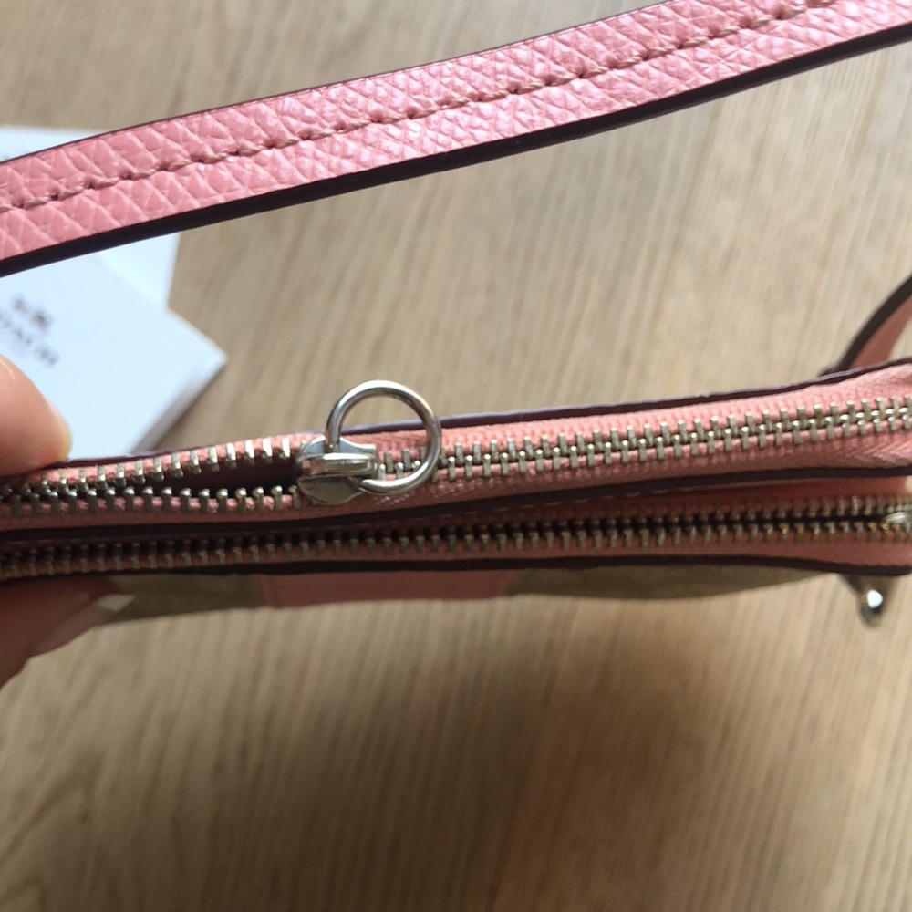 Coach wristlet - Picture 5 of 8